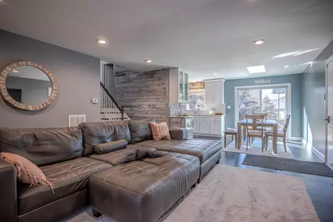 Living - 640 Springfield Dr, Roselle, IL 60172 photo 1 of 4