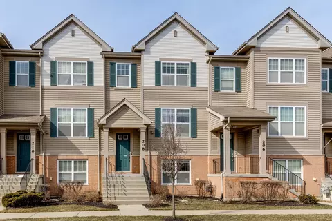 208 Wildflower St, Des Plaines, IL 60016