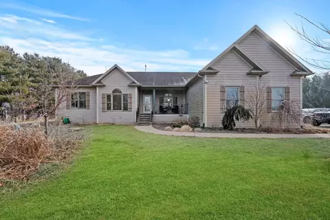 5306 Irish Ln, Harvard, IL 60033
