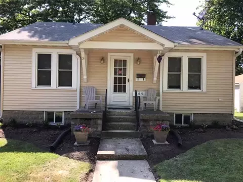 809 S 1st St, Dekalb, IL 60115