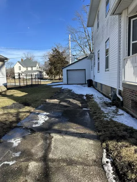 Exterior - 511 S Central St, Gilman, IL 60938 photo 5 of 5