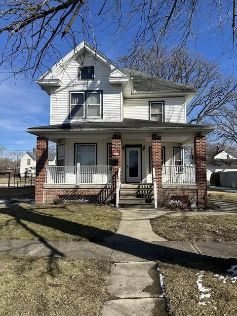 511 S Central St, Gilman, IL 60938