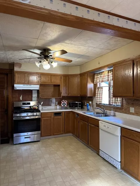 Kitchen - 511 S Central St, Gilman, IL 60938 photo 2 of 4