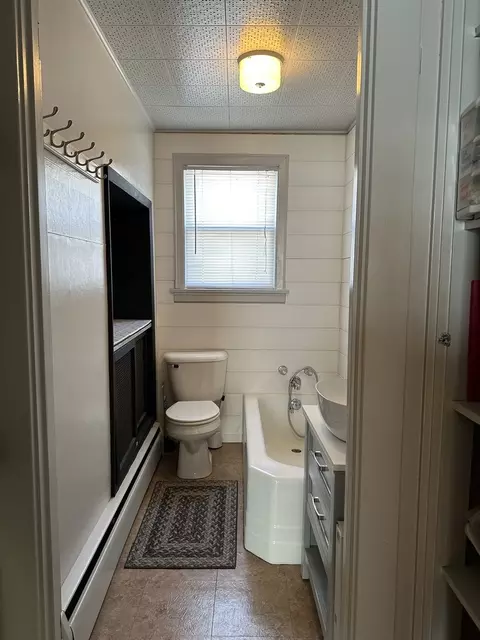 Bath - 511 S Central St, Gilman, IL 60938 photo 1 of 6