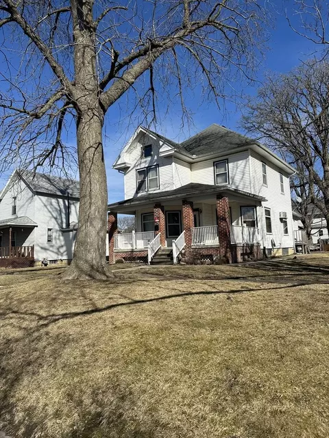 Exterior - 511 S Central St, Gilman, IL 60938 photo 3 of 5