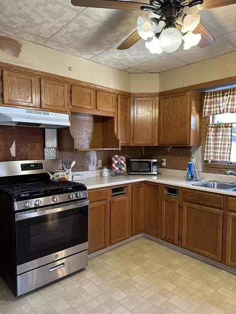 Kitchen - 511 S Central St, Gilman, IL 60938 photo 1 of 4