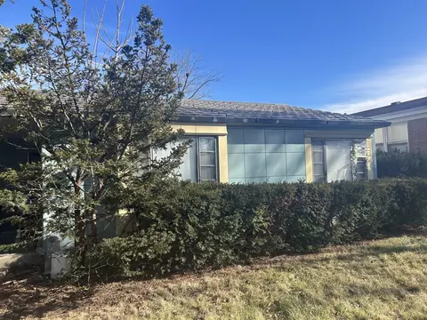 8557 Central Park Ave, Skokie, IL 60076