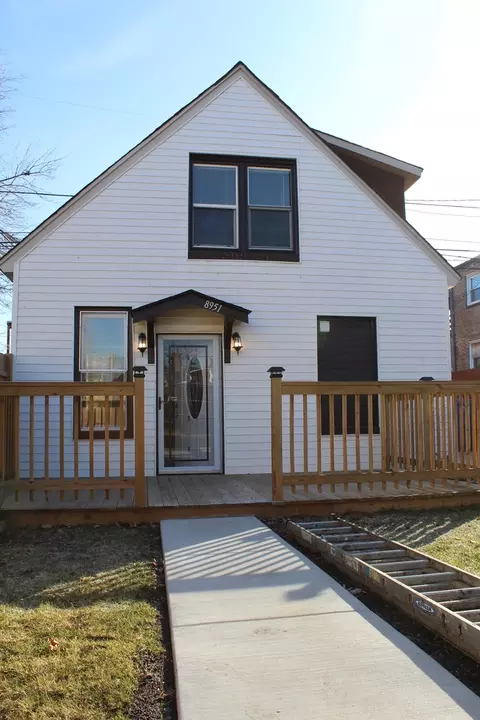 8951 S May St, Chicago, IL 60620