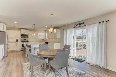 Dining - 13518 Arborview Cir, Plainfield, IL 60585 photo 5 of 6