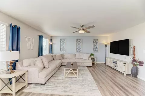 Living - 13518 Arborview Cir, Plainfield, IL 60585 photo 4 of 9