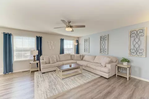 Living - 13518 Arborview Cir, Plainfield, IL 60585 photo 3 of 9