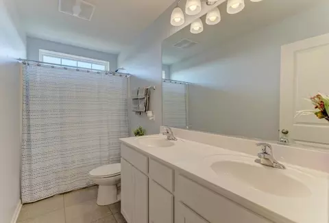 Bath - 13518 Arborview Cir, Plainfield, IL 60585 photo 3 of 3