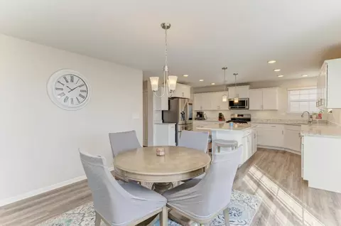 Dining - 13518 Arborview Cir, Plainfield, IL 60585 photo 6 of 6