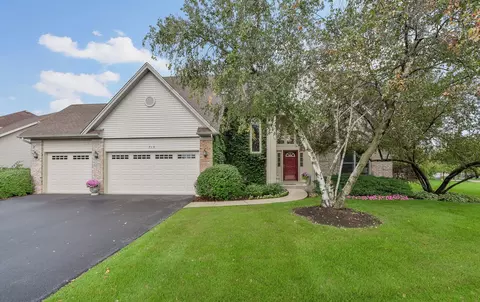 715 Kendridge Ct, Aurora, IL 60502