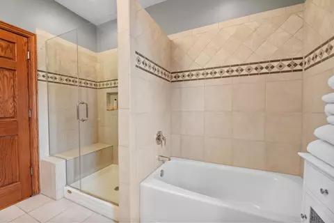 Bath - 3737 S Normal Ave, Chicago, IL 60616 photo 5 of 6