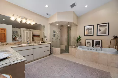 Bath - 3737 S Normal Ave, Chicago, IL 60616 photo 1 of 6