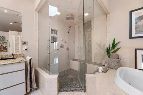Bath - 3737 S Normal Ave, Chicago, IL 60616 photo 2 of 6