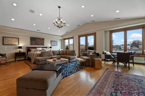 Living - 3737 S Normal Ave, Chicago, IL 60616 photo 5 of 7