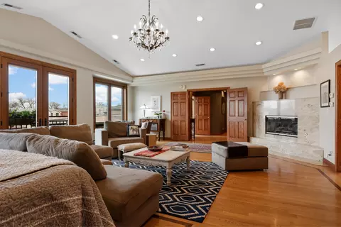 Living - 3737 S Normal Ave, Chicago, IL 60616 photo 6 of 7