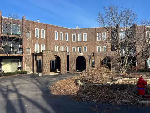 1430 Sandstone Dr #309, Wheeling, IL 60090