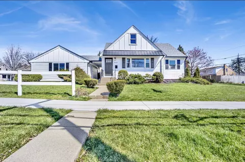 4437 Douglas Rd, Downers Grove, IL 60515