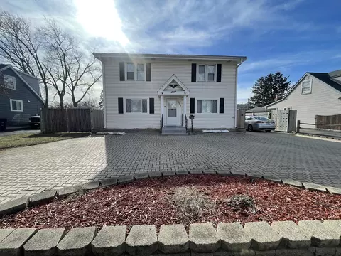 353 Dewey Ave, Northlake, IL 60164