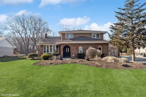 2740 N Elm Ln, Arlington Heights, IL 60004