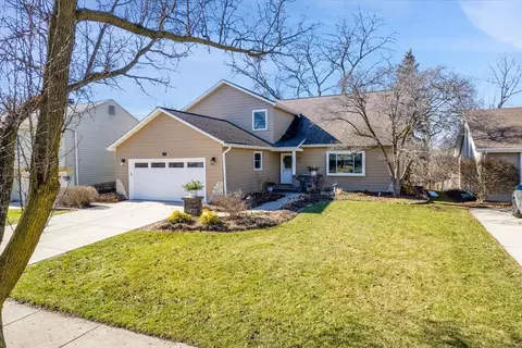 134 S Parkside Ave, Glen Ellyn, IL 60137