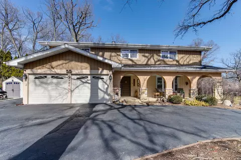 4980 Darlene Dr, Gurnee, IL 60031