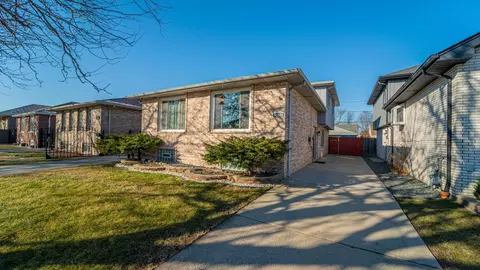 10808 S Avenue E, Chicago, IL 60617