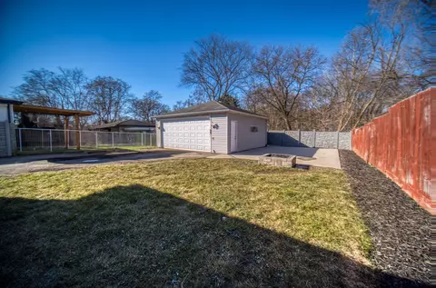 Exterior - 16102 Forest Ave, Oak Forest, IL 60452 photo 5 of 7