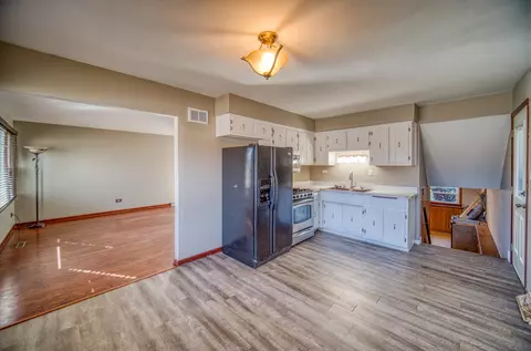 Kitchen - 16102 Forest Ave, Oak Forest, IL 60452 photo 1 of 2