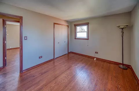 Bedroom - 16102 Forest Ave, Oak Forest, IL 60452 photo 1 of 3