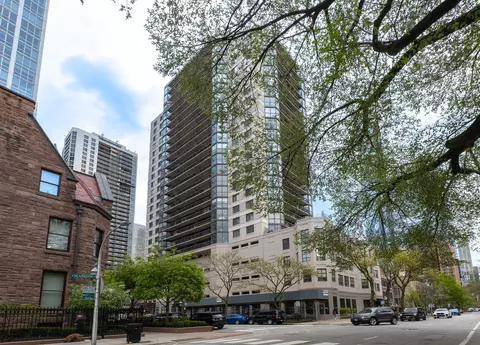 33 W Delaware Pl #P208, Chicago, IL 60610