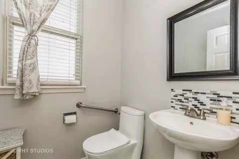 Bath - 28812 Bakers Dr, Lakemoor, IL 60051 photo 1 of 3