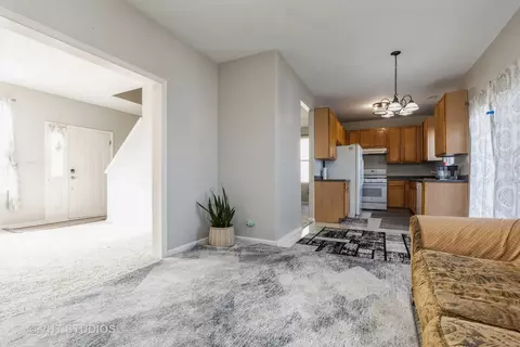 Kitchen - 28812 Bakers Dr, Lakemoor, IL 60051 photo 1 of 3