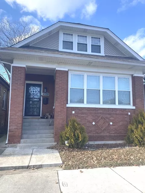 8234 S Kenwood Ave, Chicago, IL 60619