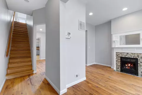 Entry Way - 3918 S Langley Ave, Chicago, IL 60653 photo 1 of 1