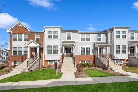 63 Nicholas Dr E, Des Plaines, IL 60016