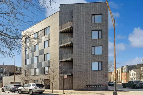 550 N Ogden Ave #5N, Chicago, IL 60642
