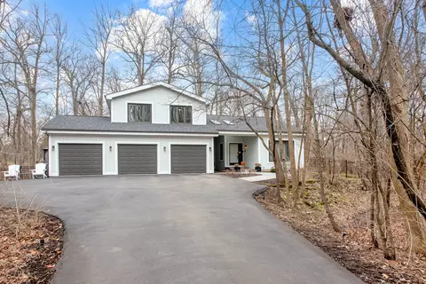 2 S827 Red Oak Dr, Elburn, IL 60119