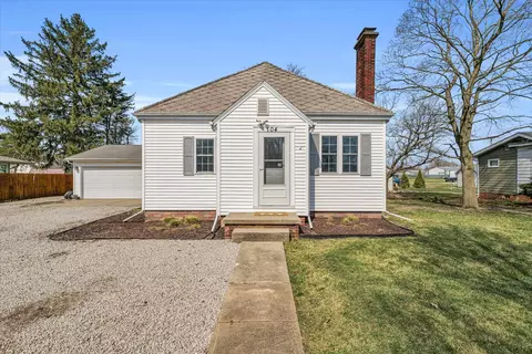 104 W Sherman St, Saint Joseph, IL 61873