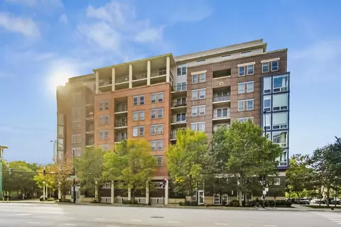 437 W Division St #705, Chicago, IL 60610