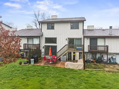 Exterior - 772 Circle Dr, Roselle, IL 60172 photo 3 of 4