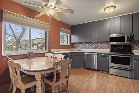 Kitchen - 772 Circle Dr, Roselle, IL 60172 photo 1 of 2