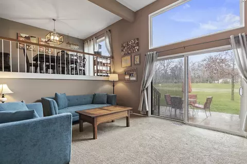 Living - 772 Circle Dr, Roselle, IL 60172 photo 1 of 4