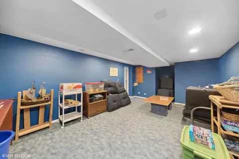 Bedroom - 3058 Dell Pl, Glenview, IL 60025 photo 4 of 4