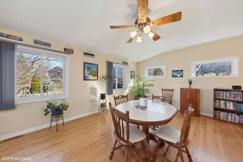 Dining - 3058 Dell Pl, Glenview, IL 60025 photo 2 of 3