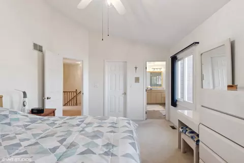 Bedroom - 3058 Dell Pl, Glenview, IL 60025 photo 1 of 4