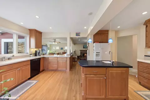 Kitchen - 3058 Dell Pl, Glenview, IL 60025 photo 1 of 3
